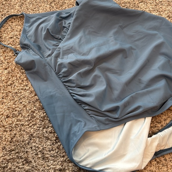 Cupshe Ruched V-Neck Cami One Piece Maternity Swimsuit Women's Size Large NWT - Picture 5 of 8